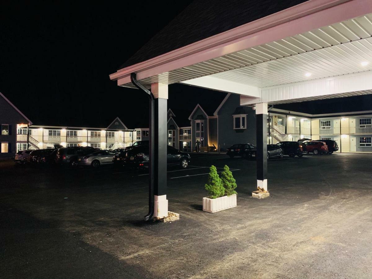 Falls Lodge & Suites Niagara Bagian luar foto